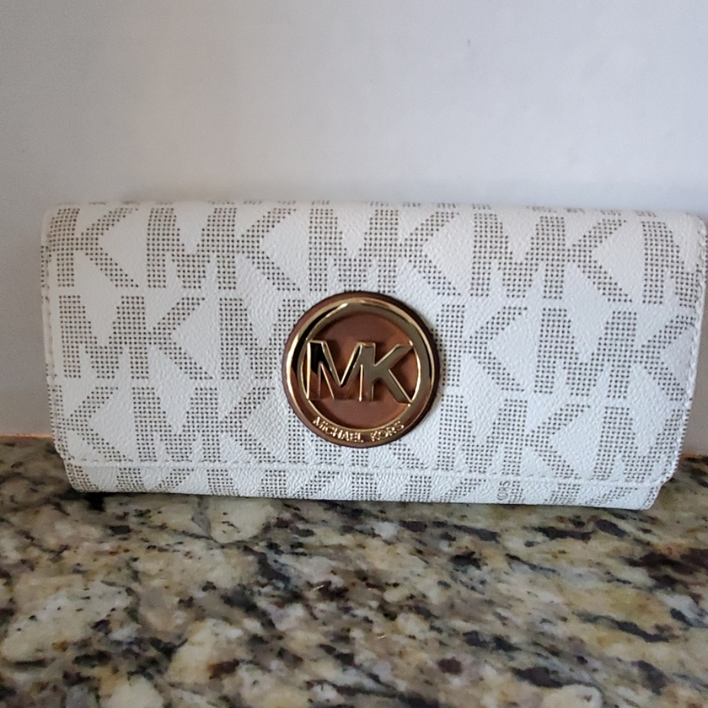 Michael Kors wallet
